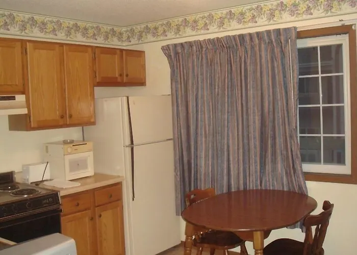 Townhouse Inn & Suites Omaha
