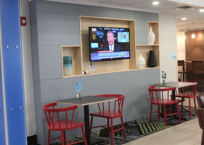 Holiday Inn Express Wilmington By Ihg