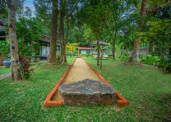 Ratgama Hegoda Hotels