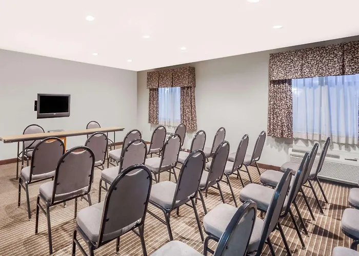 Baymont By Wyndham Jackson Hotel