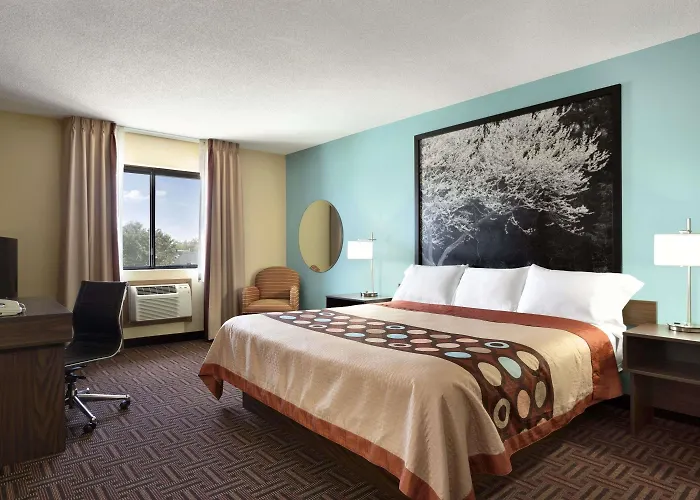 Super 8 By Wyndham Carbondale Motel