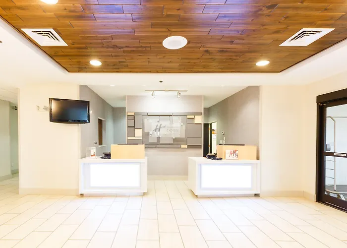Holiday Inn Express & Suites Shelbyville By Ihg