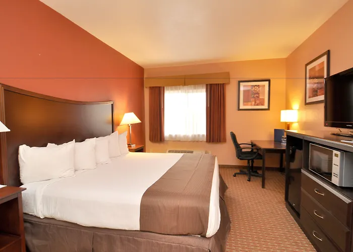 Surestay Plus Hotel By Best Western Topeka