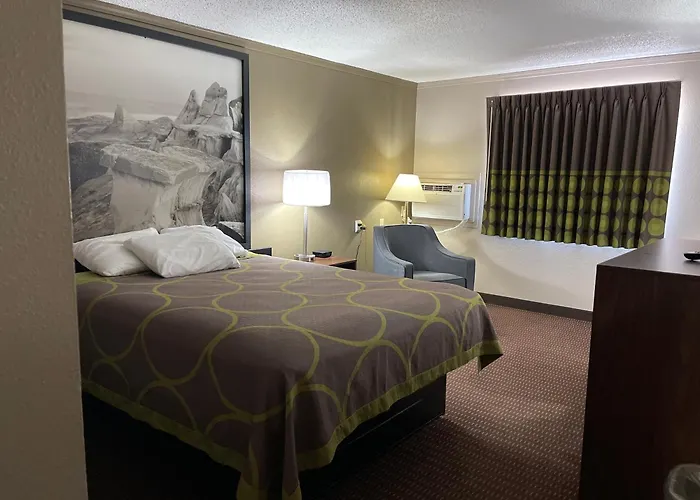 Super 8 By Wyndham Bismarck Hotel