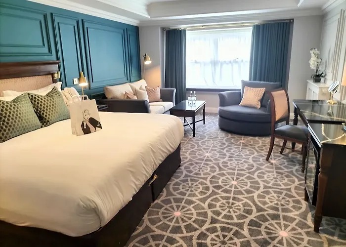 COUNTY CORK Hotels