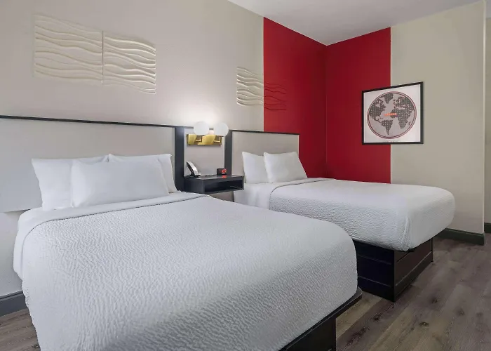 Ramada By Wyndham Locust Grove Hotel