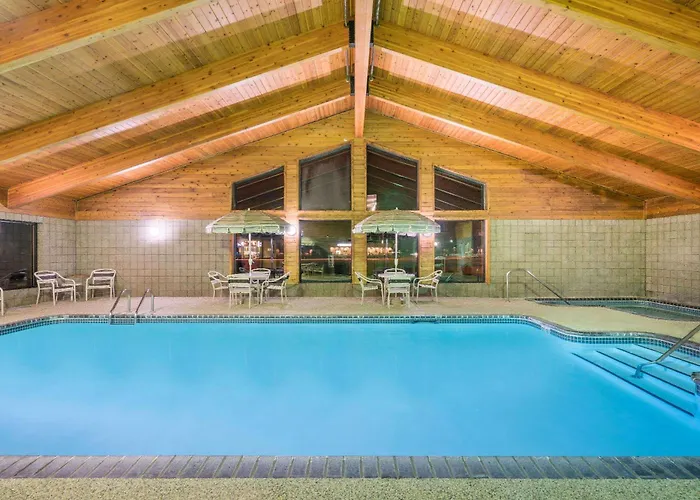 Days Inn & Suites By Wyndham Baxter Brainerd Area