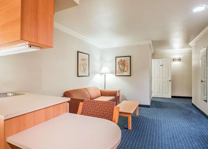 Comfort Inn & Suites Salinas City Center Area