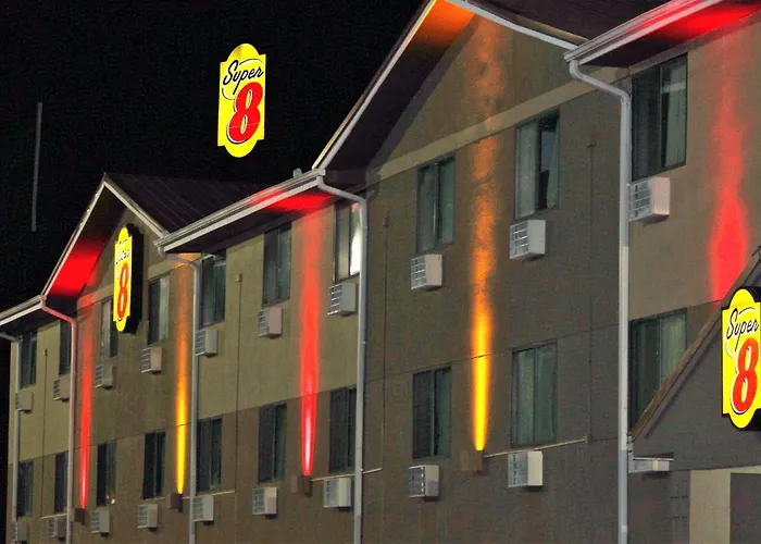 Super 8 By Wyndham Tuscaloosa Hotel