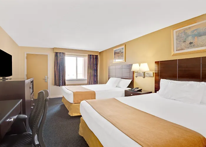 Super 8 By Wyndham Milford/New Haven Hotel