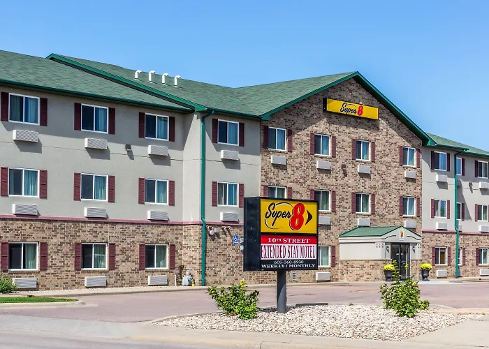 Super 8 By Wyndham Sioux Falls