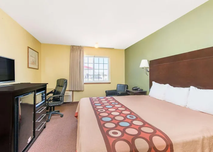 Super 8 By Wyndham Moriarty Motel