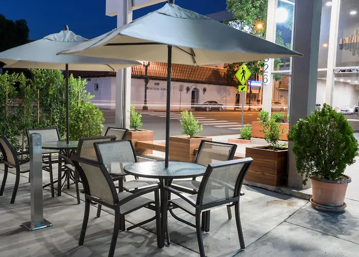 Hotel Xilo Glendale