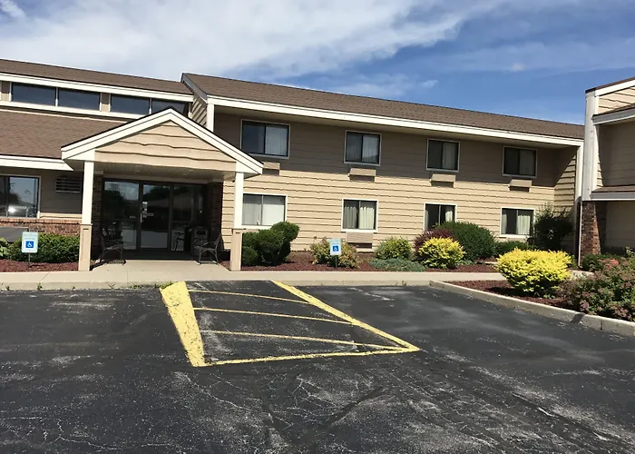 Americinn By Wyndham West Bend