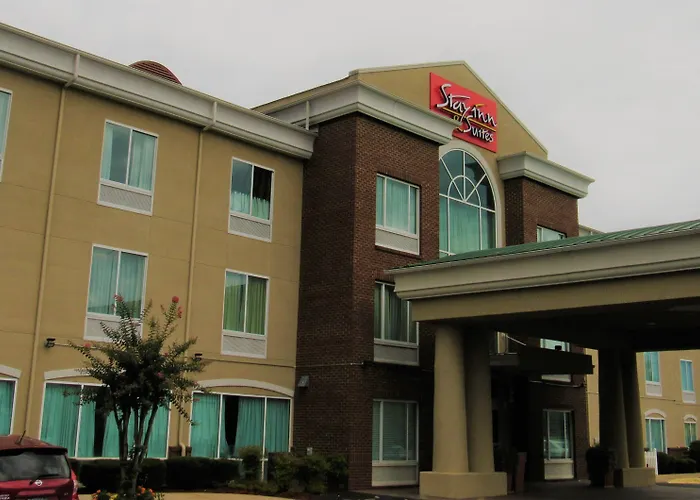 Baymont By Wyndham Montgomery South