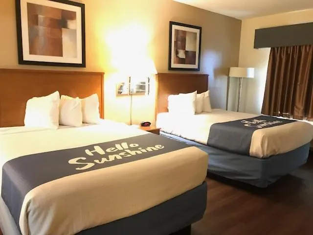 Days Inn By Wyndham Phenix City Near Fort Benning
