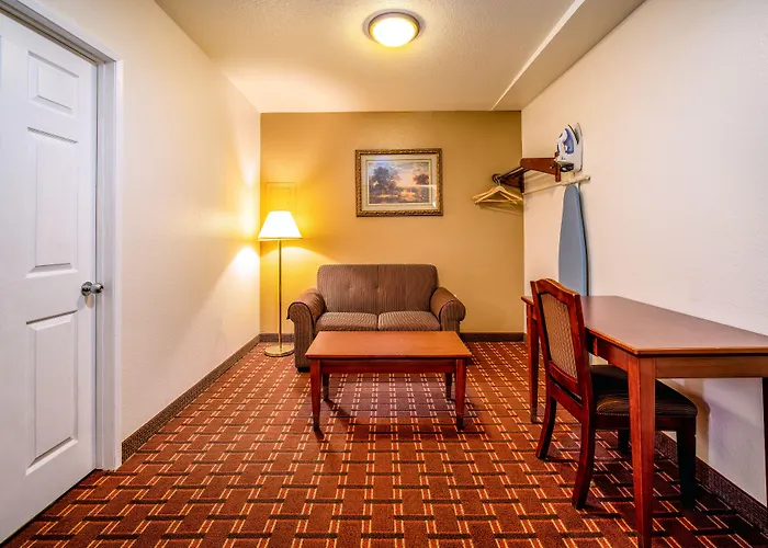 Regency Inn & Suites Downey