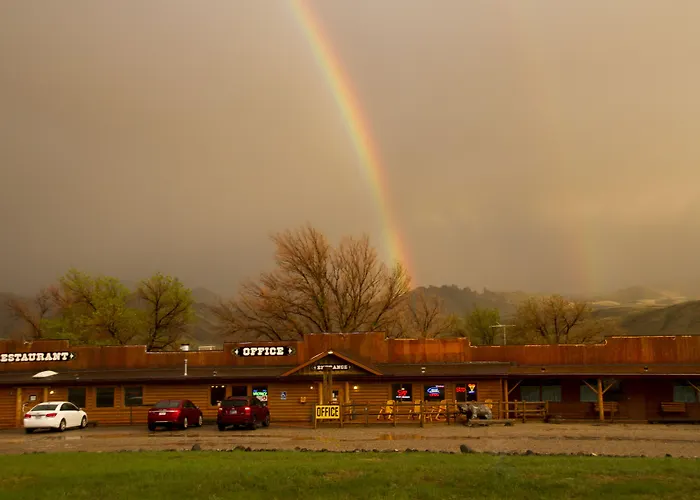 Yellowstone Valley Inn Wapiti
