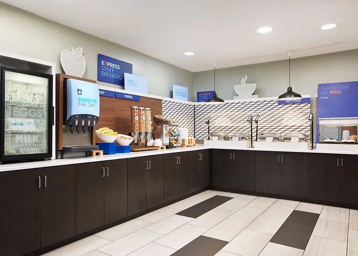 Holiday Inn Express Hotel & Suites Panama City-Tyndall