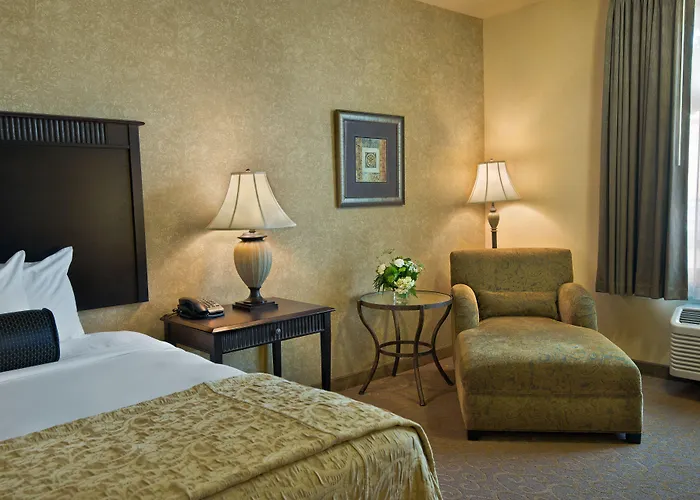 Oxford Suites Boise