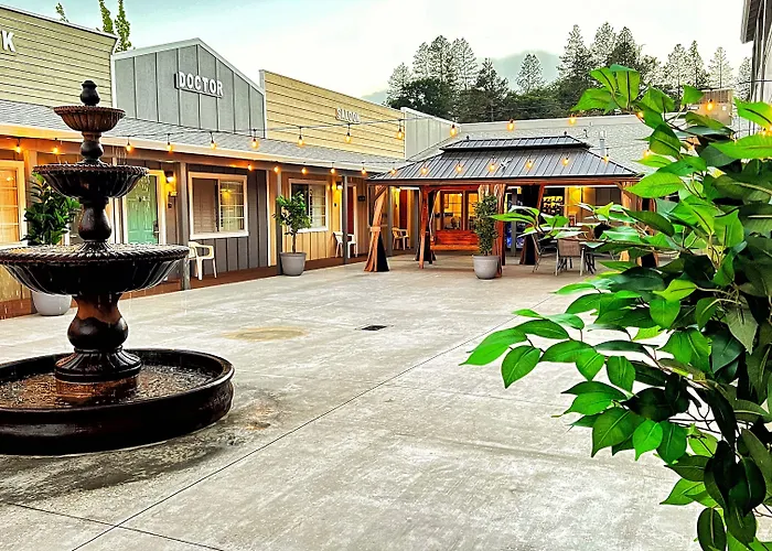 The Old West Inn Willits