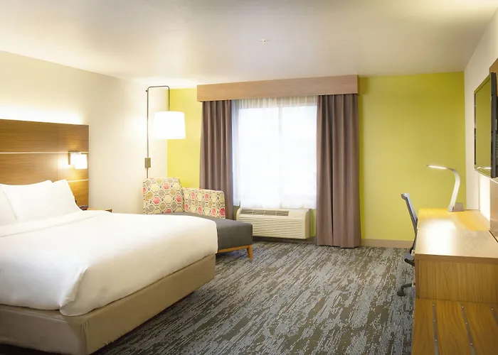 Holiday Inn Express & Suites Wausau By Ihg Weston