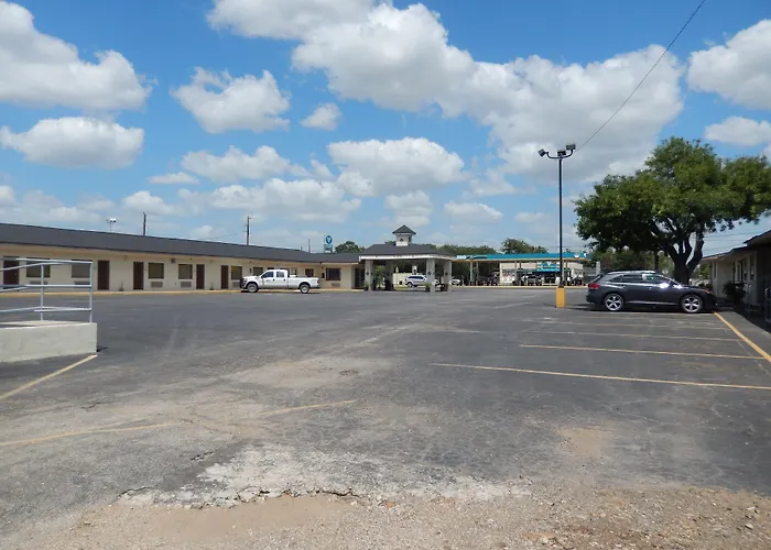 Executive Inn Pearsall
