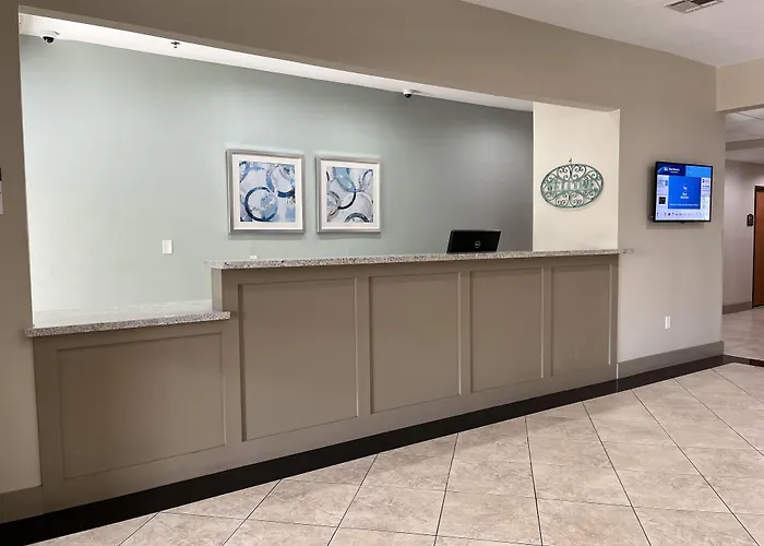 Best Western Cleveland Inn & Suites
