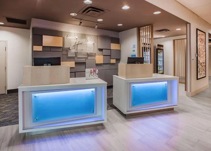 Holiday Inn Express Hotel & Suites Canton By Ihg