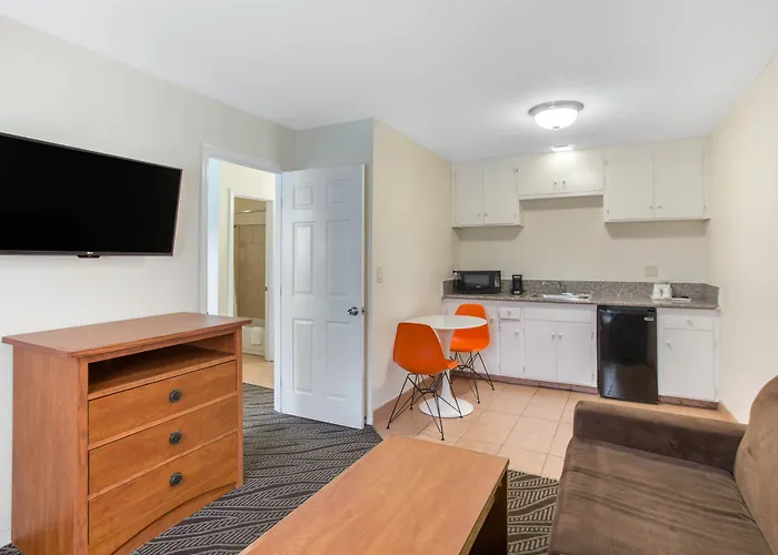 Howard Johnson Suites By Wyndham San Diego Chula Vista Bayfront