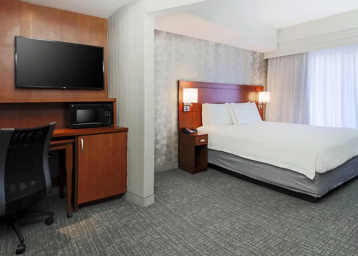 Courtyard By Marriott Dallas Arlington South