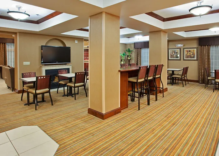 Holiday Inn Express Hotel & Suites Willows By Ihg