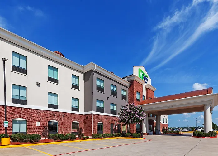 Holiday Inn Express & Suites Sealy By Ihg