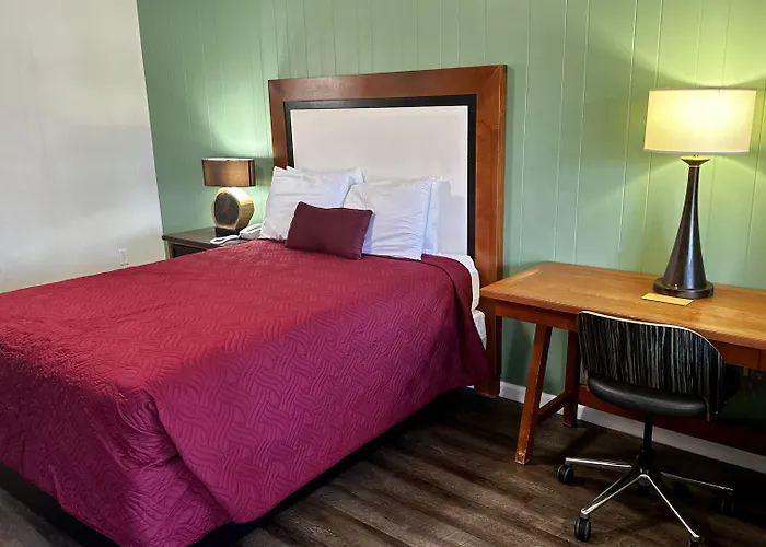 Colonial Inn Franklin
