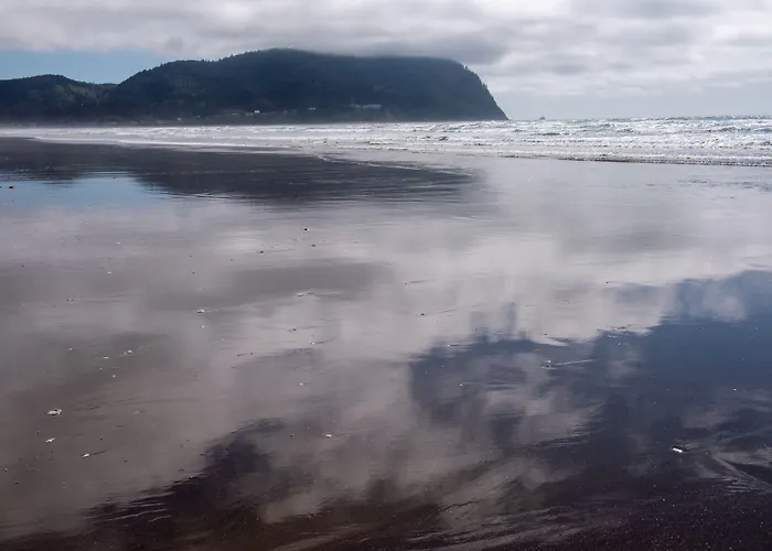 The Ocean Front At Seaside Motel