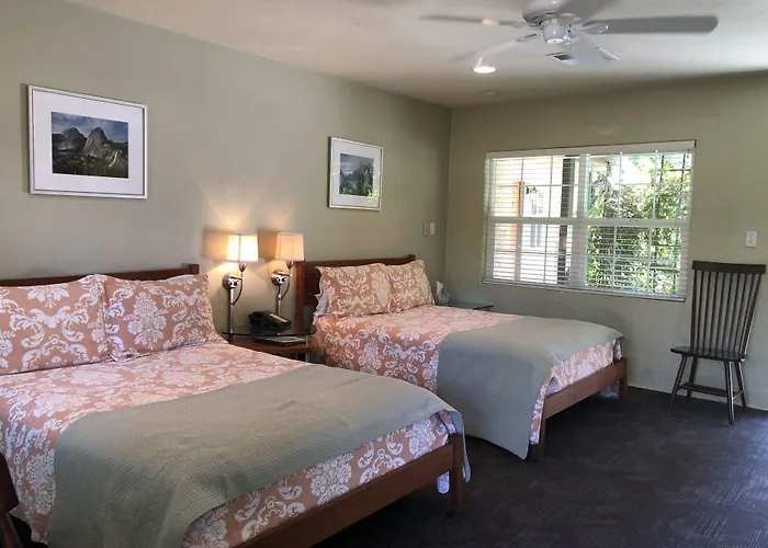 Queen'S Inn By The River Oakhurst