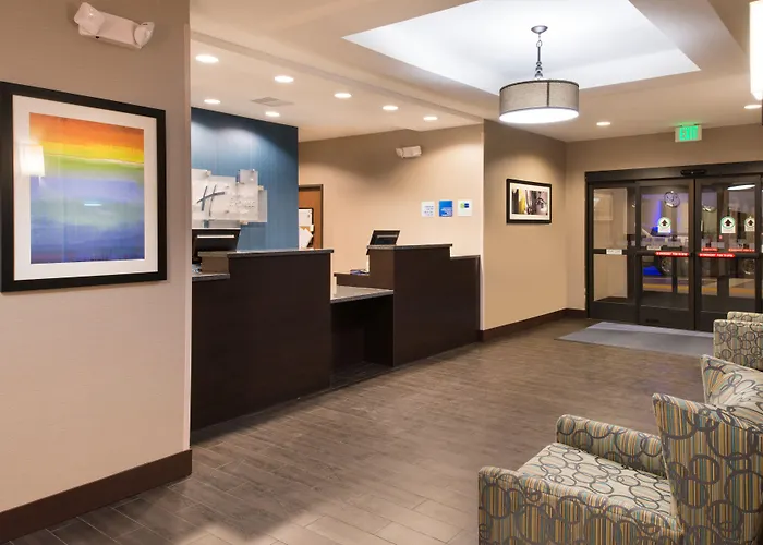 Holiday Inn Express & Suites Bakersfield Airport By Ihg