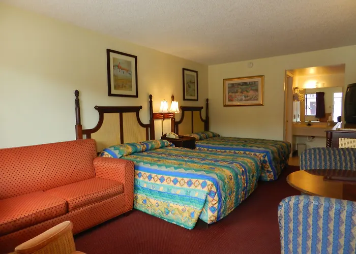 Maple Leaf Inn & Suites Kissimmee