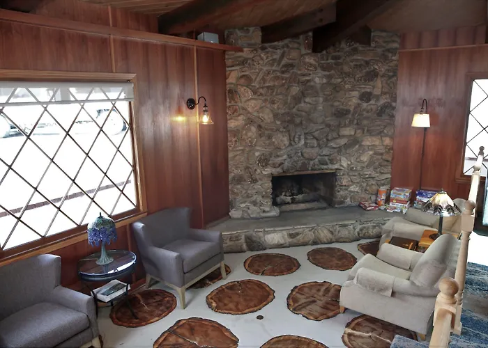 Bluebird Inn Cambria