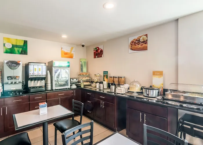 Quality Inn & Suites Near Downtown Bakersfield