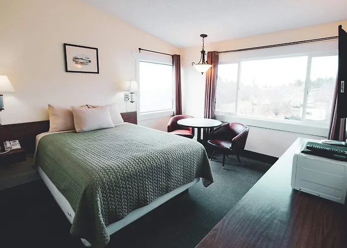 Kings Landing Hotel Homer