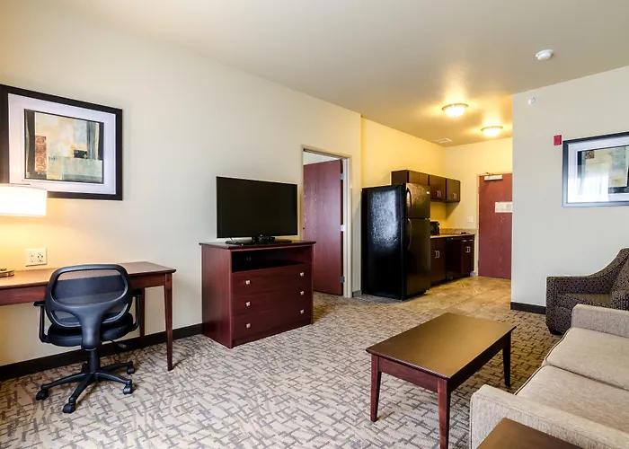 Cobblestone Hotel & Suites - Mccook