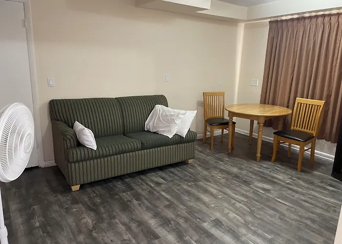 Travelers Inn - Clearwater