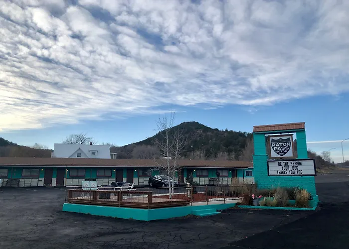 Raton Pass Motor Inn