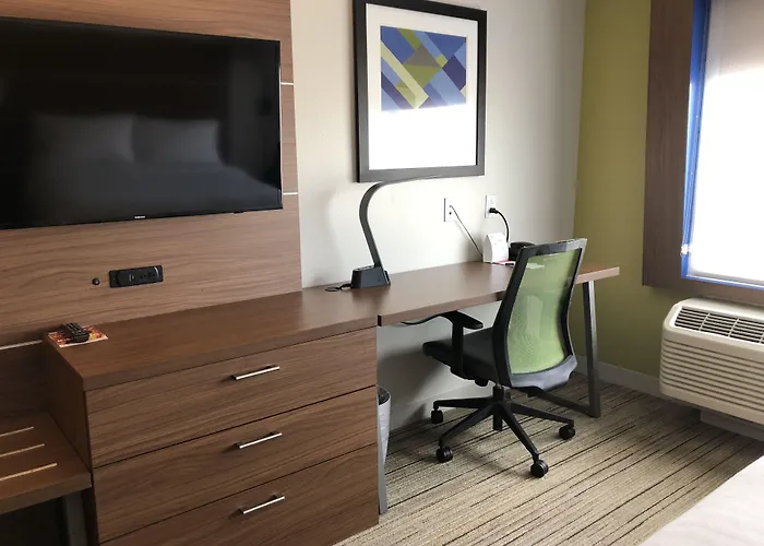 Holiday Inn Express & Suites Broomfield By Ihg