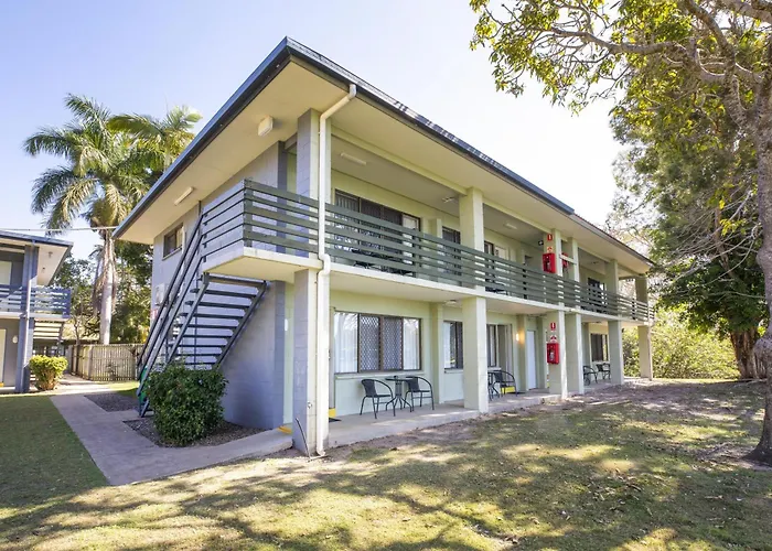 Burnett Heads Hotels