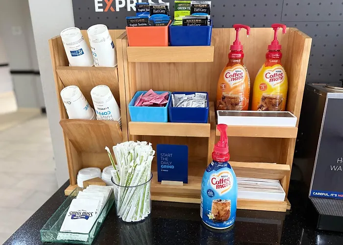 Holiday Inn Express & Suites Bonham By Ihg