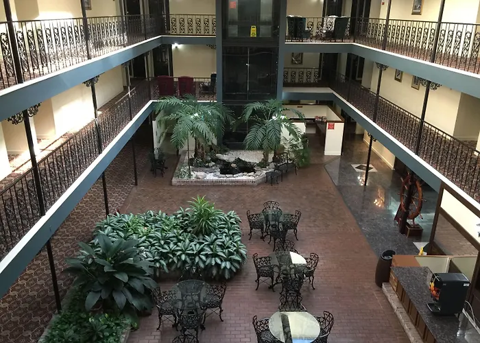 Surestay Plus Hotel By Best Western Baton Rouge