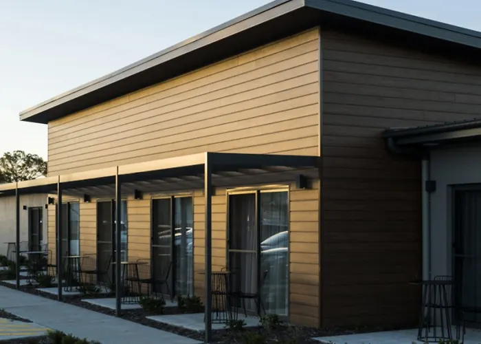 Narrabundah Hotels