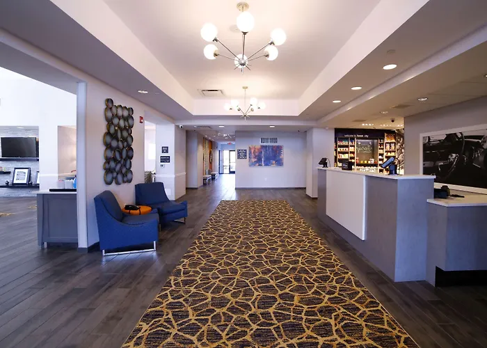 Hampton Inn & Suites Forest City